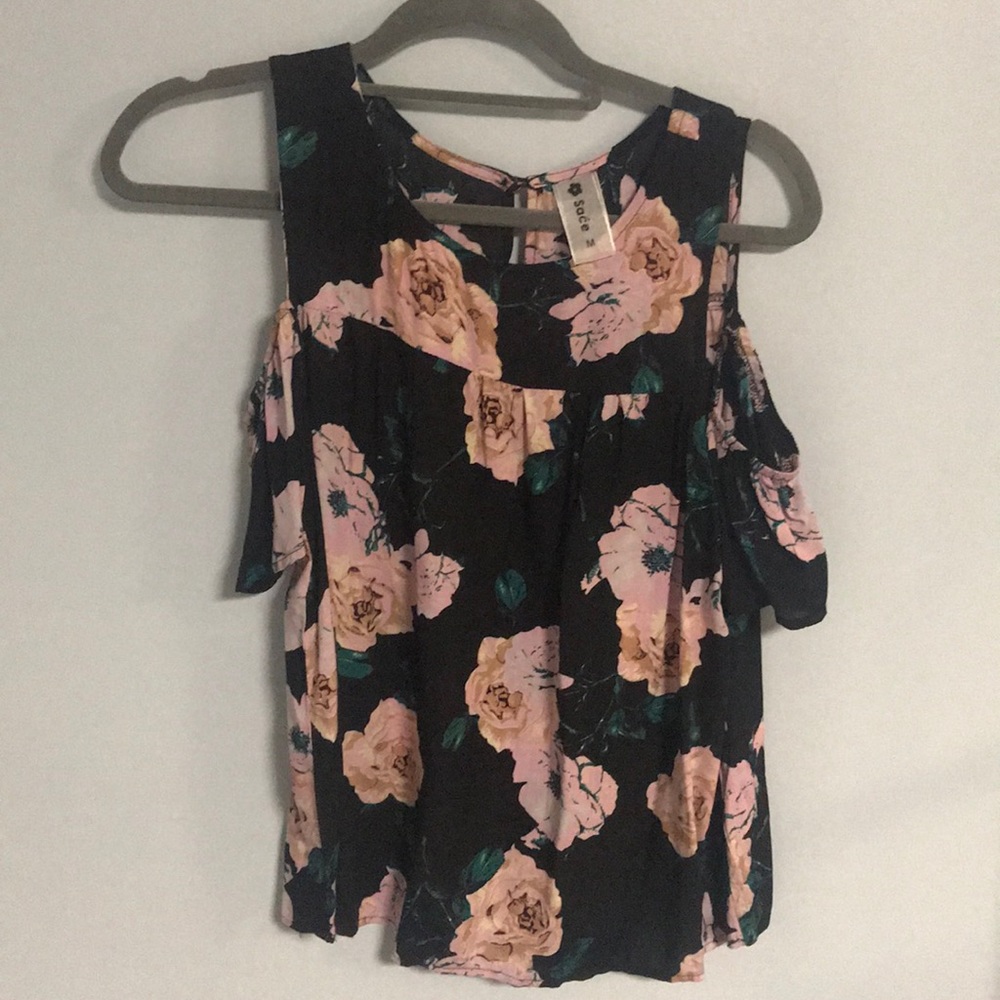 NWT floral cold shoulder blouse
